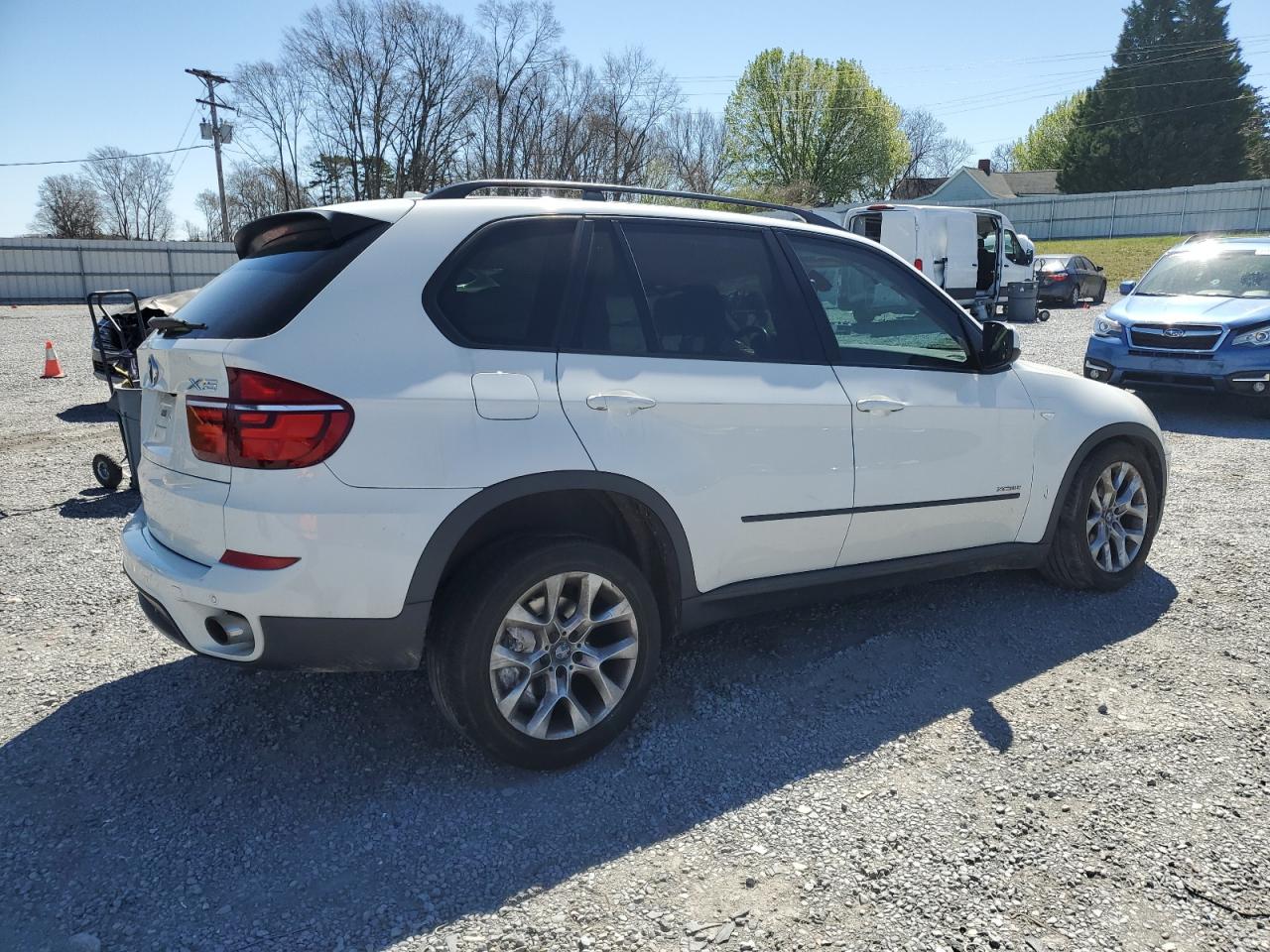 2011 BMW X5 VIN 5UXZV4C58BL738670 Copart auction photo, front end / undercarriage damage thumbnail 3