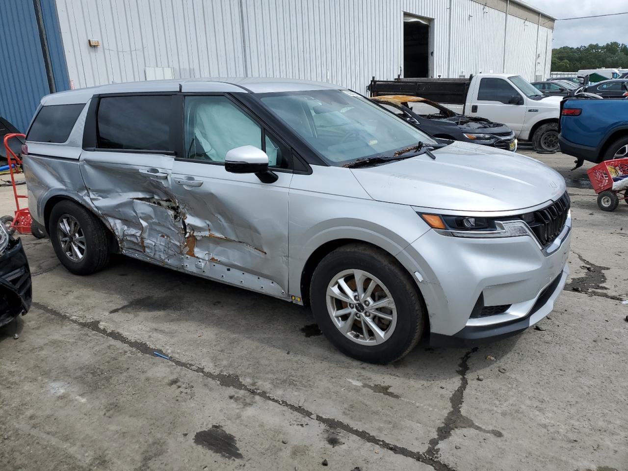 2022 KIA Carnival VIN KNDNB4H30N6118446 Copart auction photo, all over damage thumbnail 4
