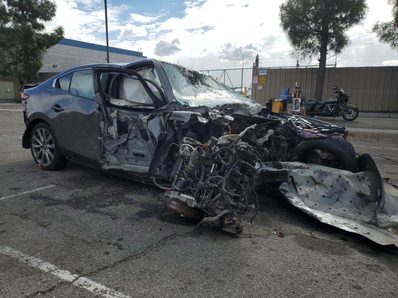 2019 Mazda 3 VIN JM1BPBAM6K1118150 Copart auction photo, all over / rollover damage thumbnail 4