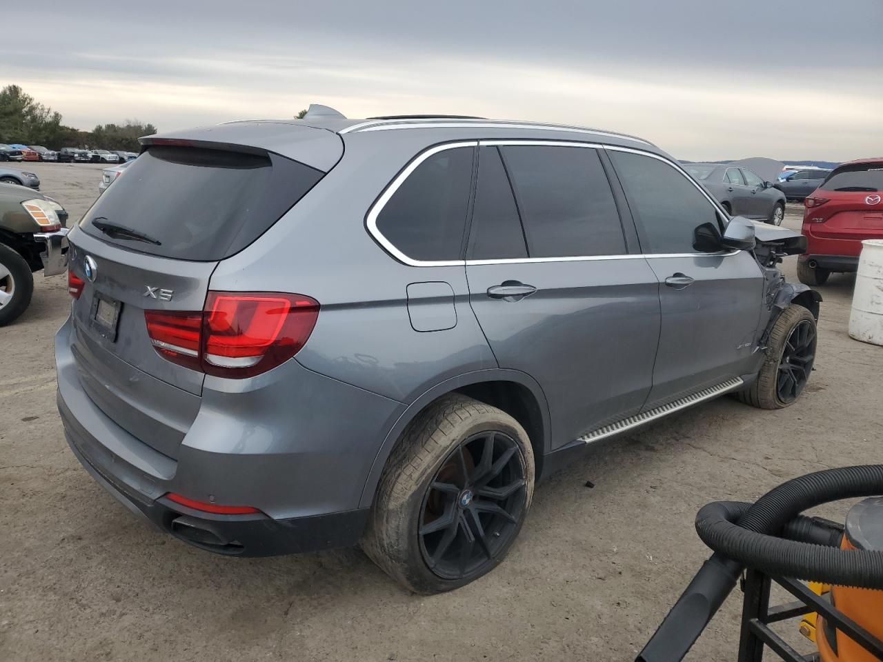 2015 BMW X5 VIN 5UXKR6C52F0J77911 Copart auction photo, front end damage thumbnail 3