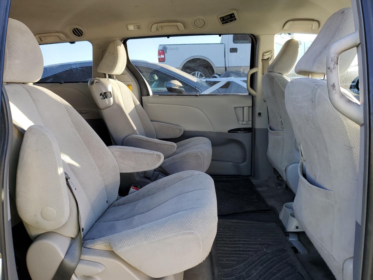 2014 Toyota Sienna VIN 5TDKK3DC3ES496618 Copart auction photo, minor dent/scratches damage thumbnail 11
