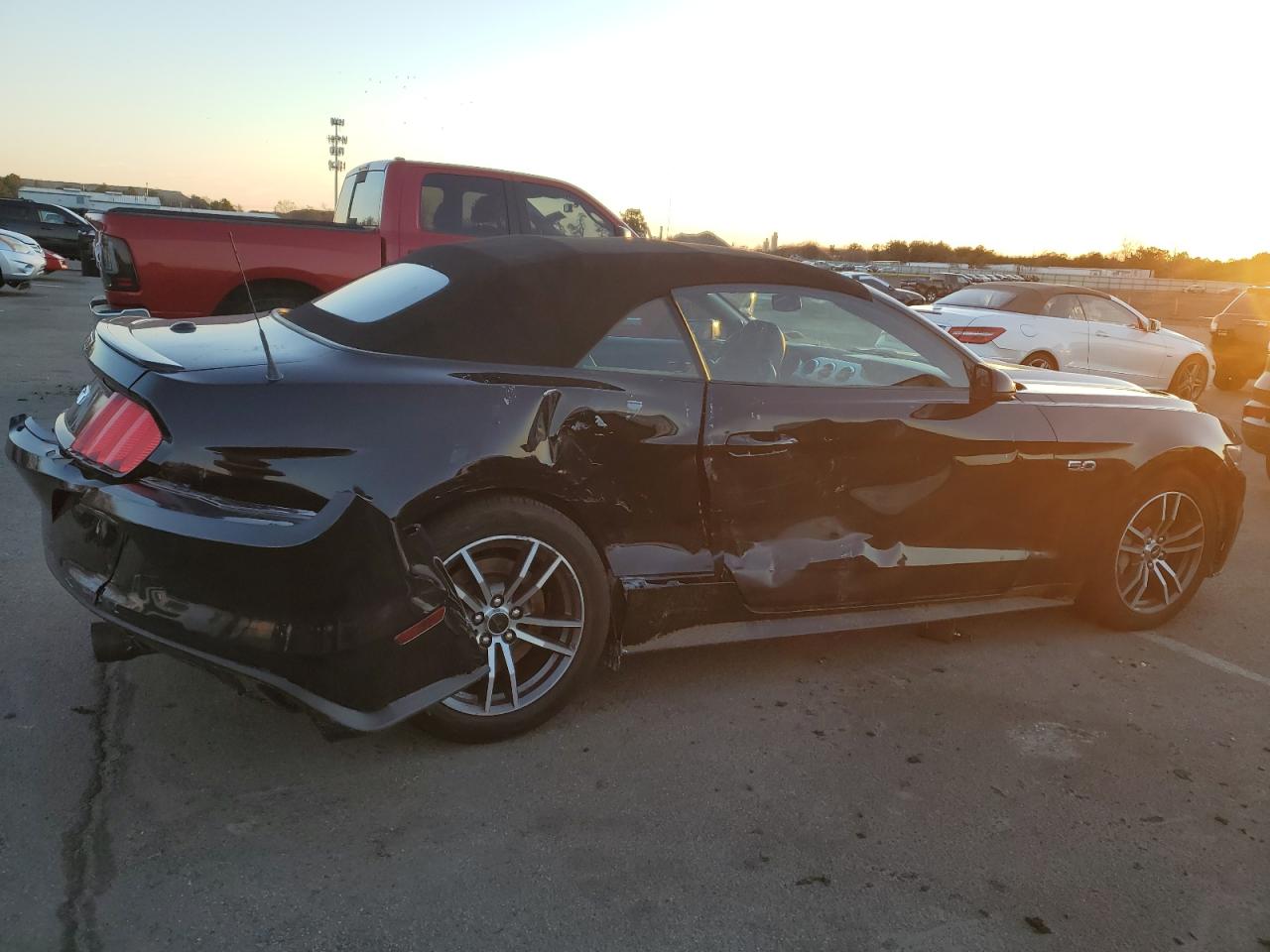 2017 Ford Mustang VIN 1FATP8FF8H5293072 Copart auction photo, rear end / side damage thumbnail 3