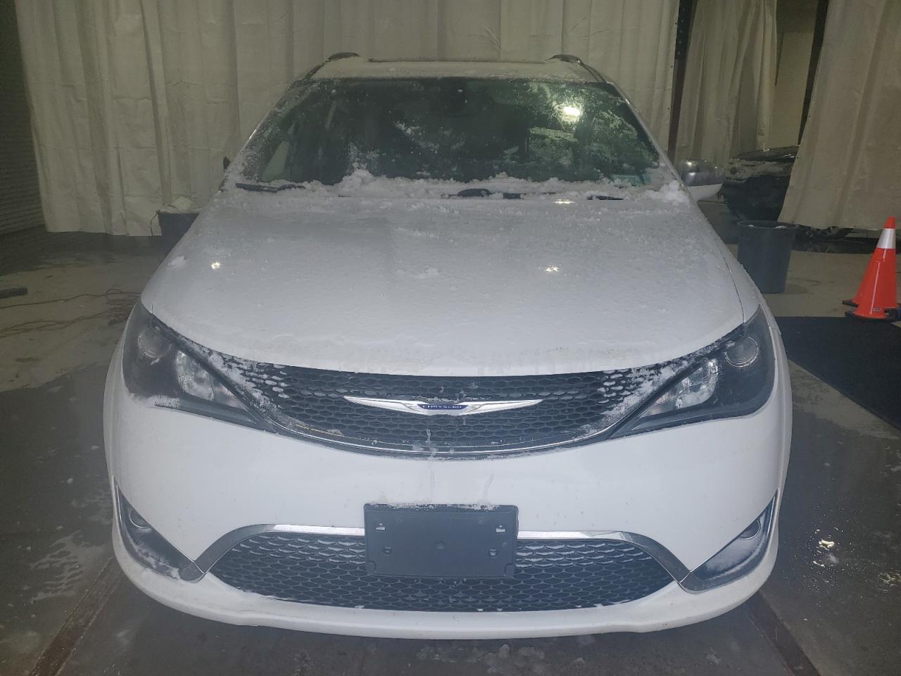 2020 Chrysler Pacifica VIN 2C4RC1GG2LR284961 Copart auction photo, all over / water/flood damage thumbnail 5