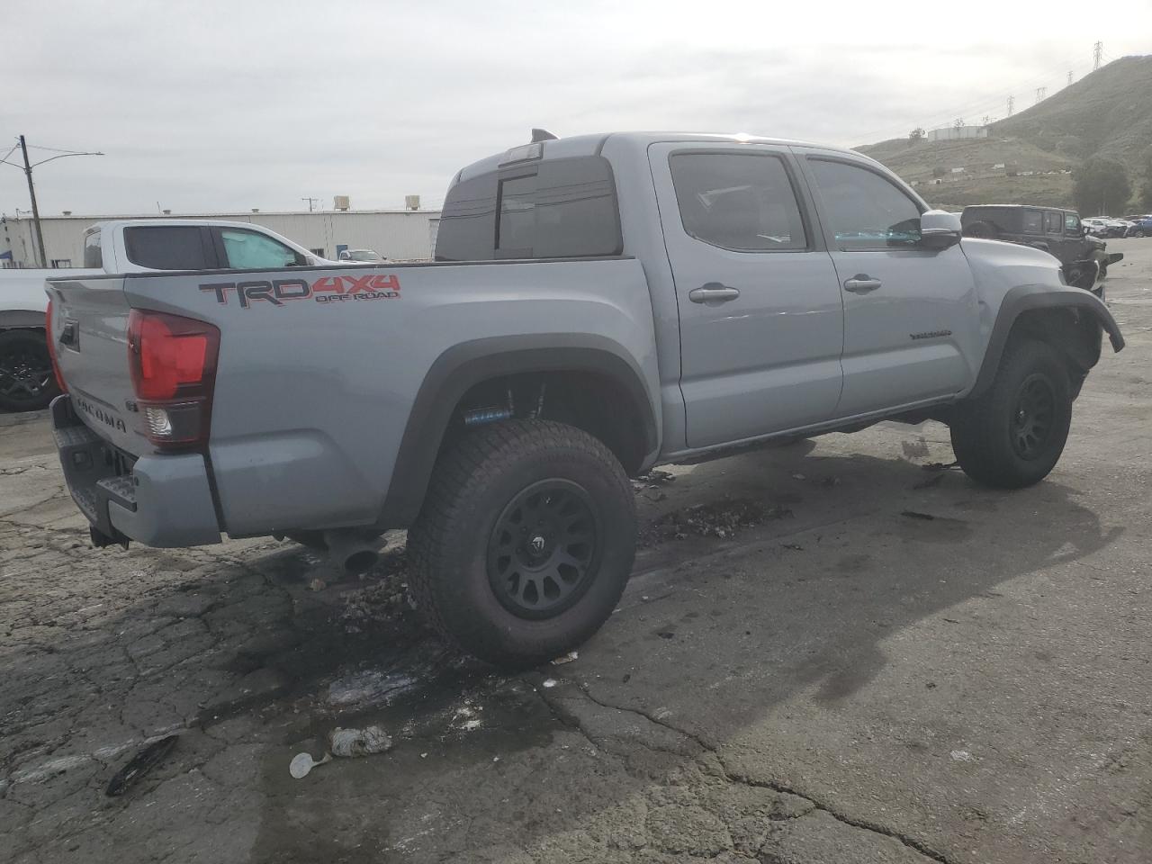 2019 Toyota Tacoma VIN 3TMCZ5AN2KM192032 Copart auction photo, front end / side damage thumbnail 3