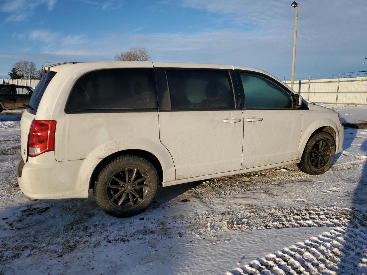2019 Dodge Caravan VIN 2C4RDGEG9KR715930 Copart auction photo, rear end damage thumbnail 3