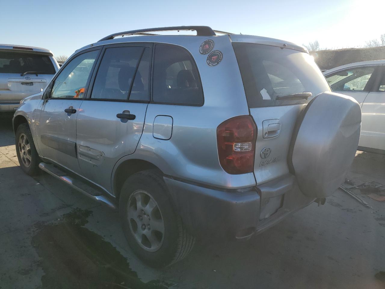 2005 Toyota RAV 4 VIN JTEGD20V950064115 Copart auction photo, rear end / minor dent/scratches damage thumbnail 2