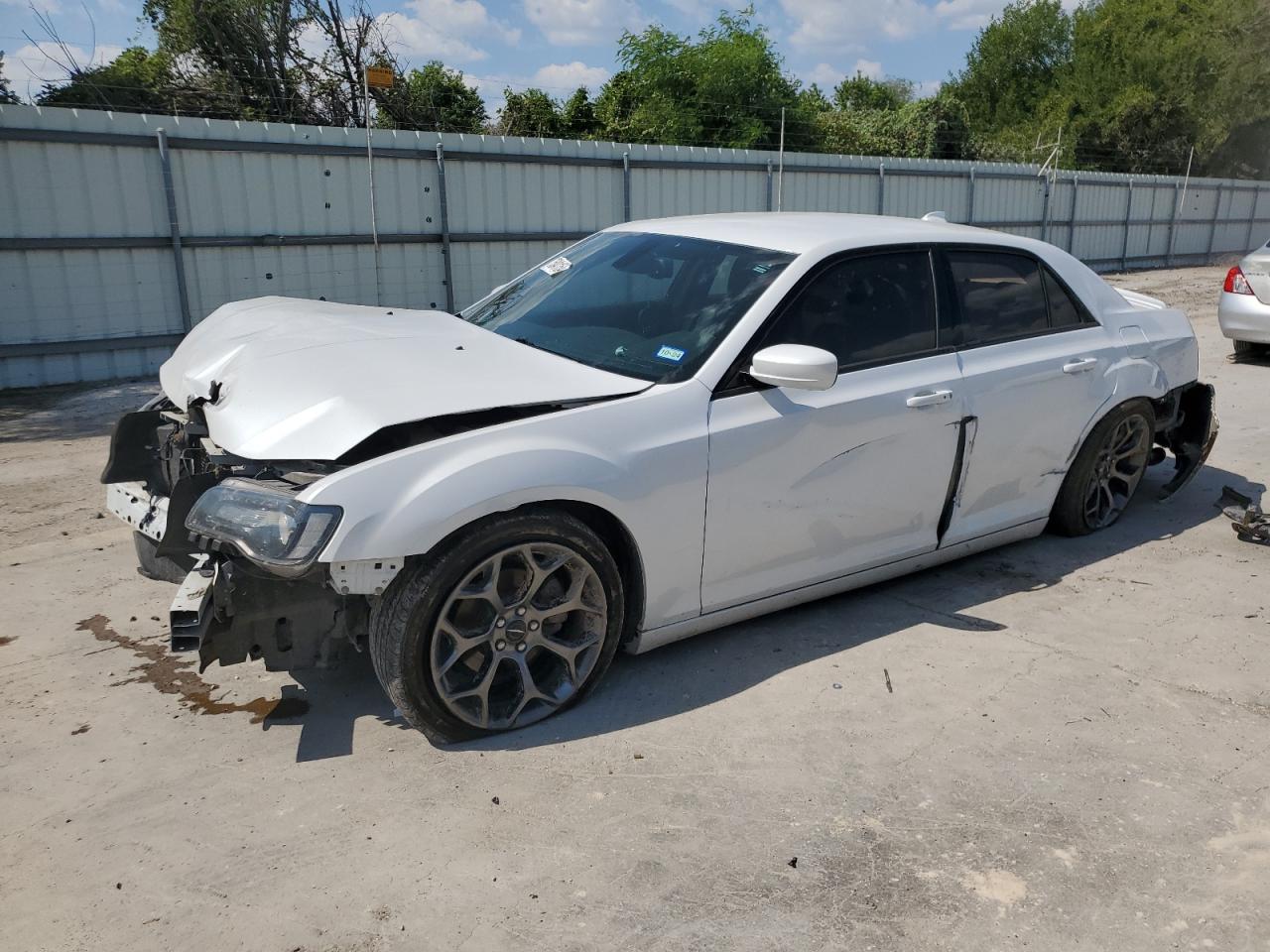2015 Chrysler 300 VIN 2C3CCABG8FH735998