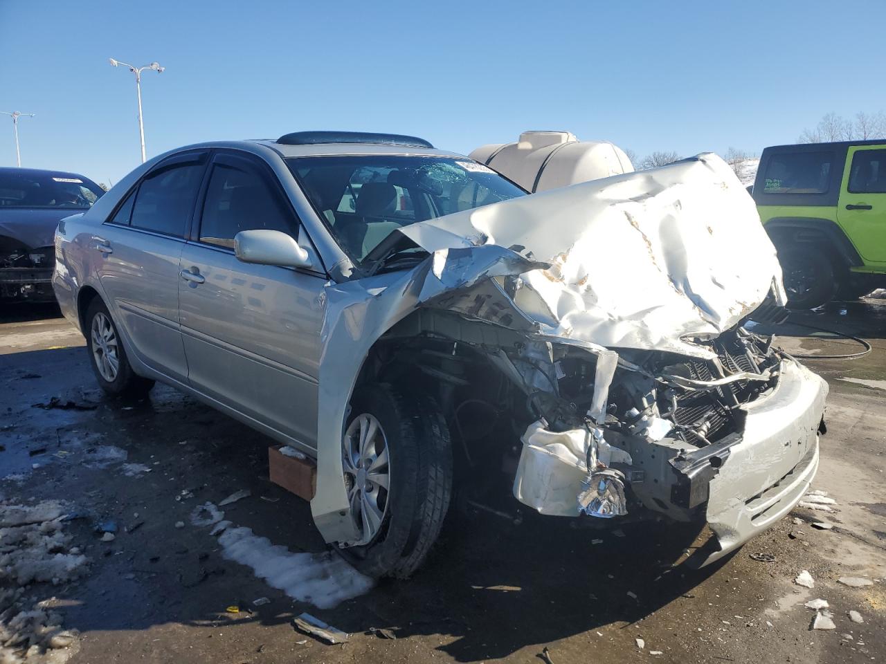 2004 Toyota Camry VIN 4T1BF32K14U068177 Copart auction photo, front end / vandalism damage thumbnail 4