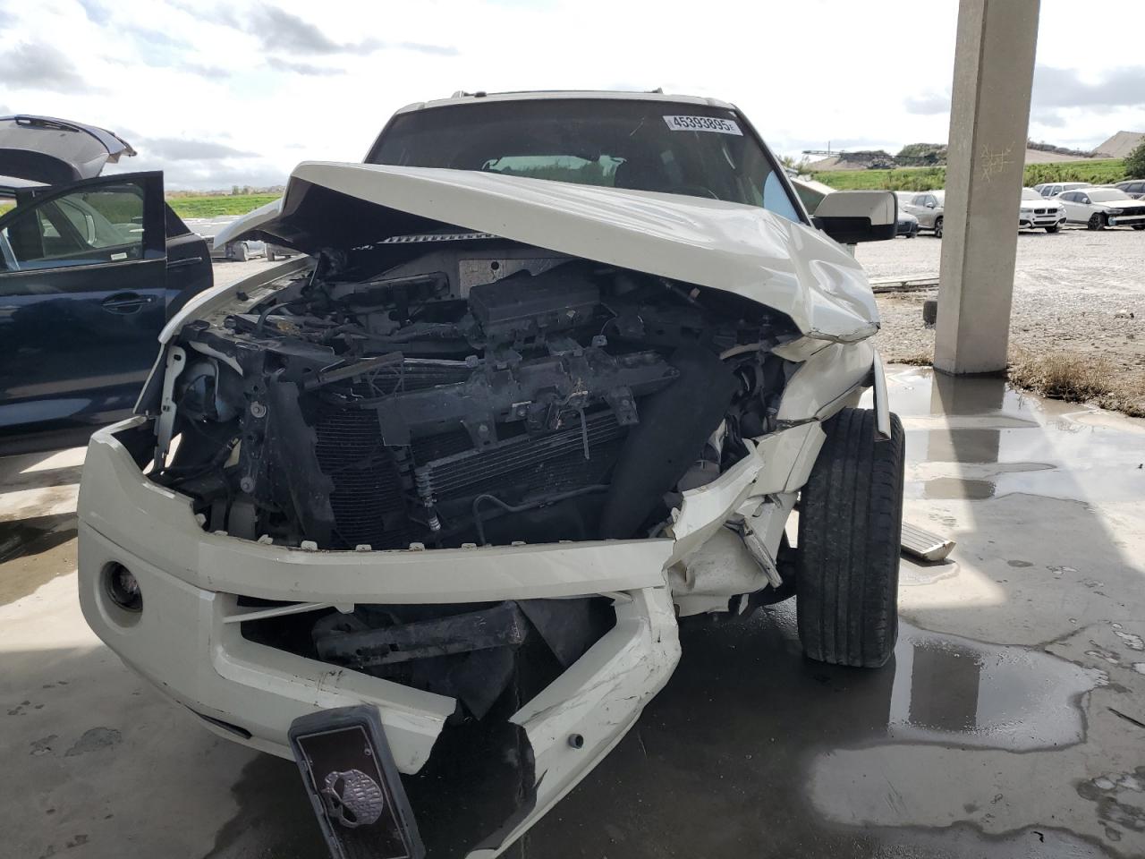 2008 Ford Expedition VIN 1FMFK19558LA27953 Copart auction photo, front end / minor dent/scratches damage thumbnail 5