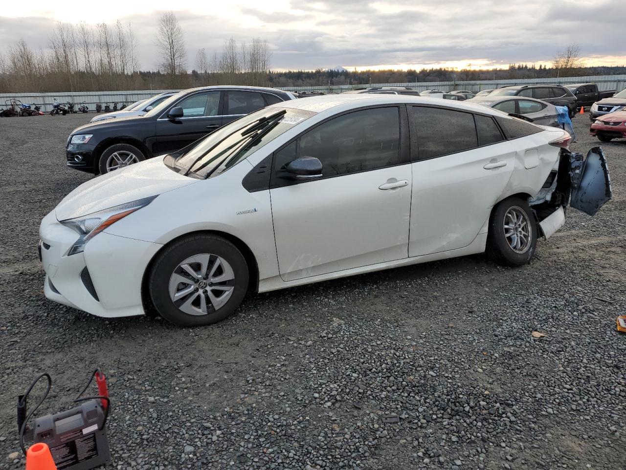 2016 Toyota Prius VIN JTDKBRFUXG3001070