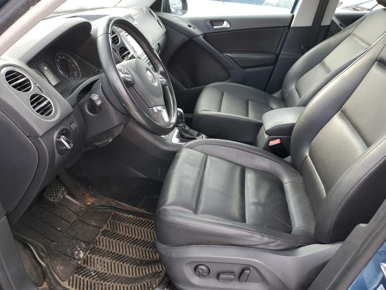 2017 Volkswagen Tiguan VIN WVGSV7AX9HK007118 Copart auction photo, minor dent/scratches damage thumbnail 7