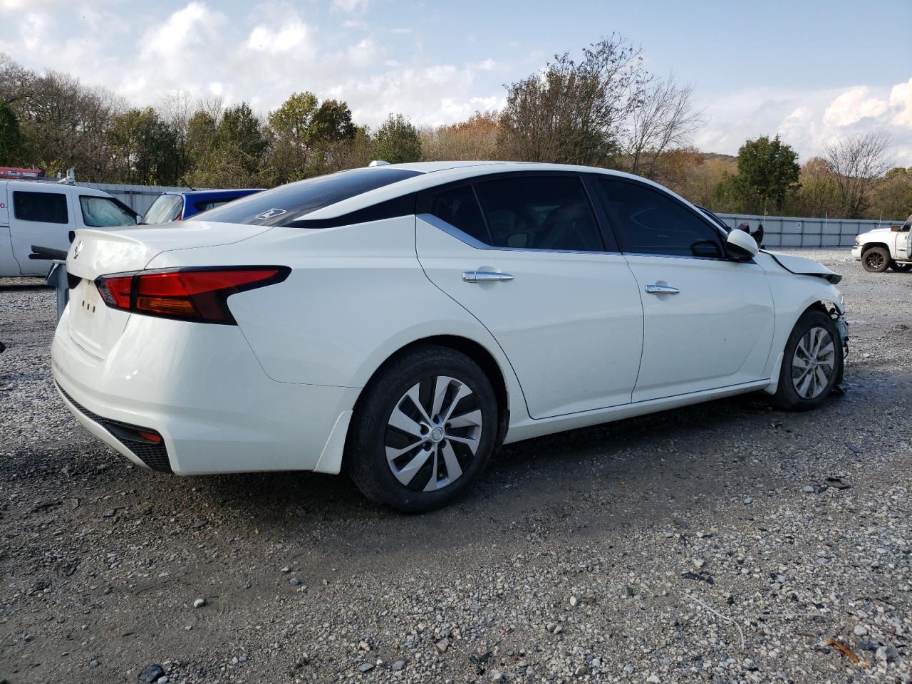 2020 Nissan Altima VIN 1N4BL4BV3LC228762 Copart auction photo, front end damage thumbnail 3