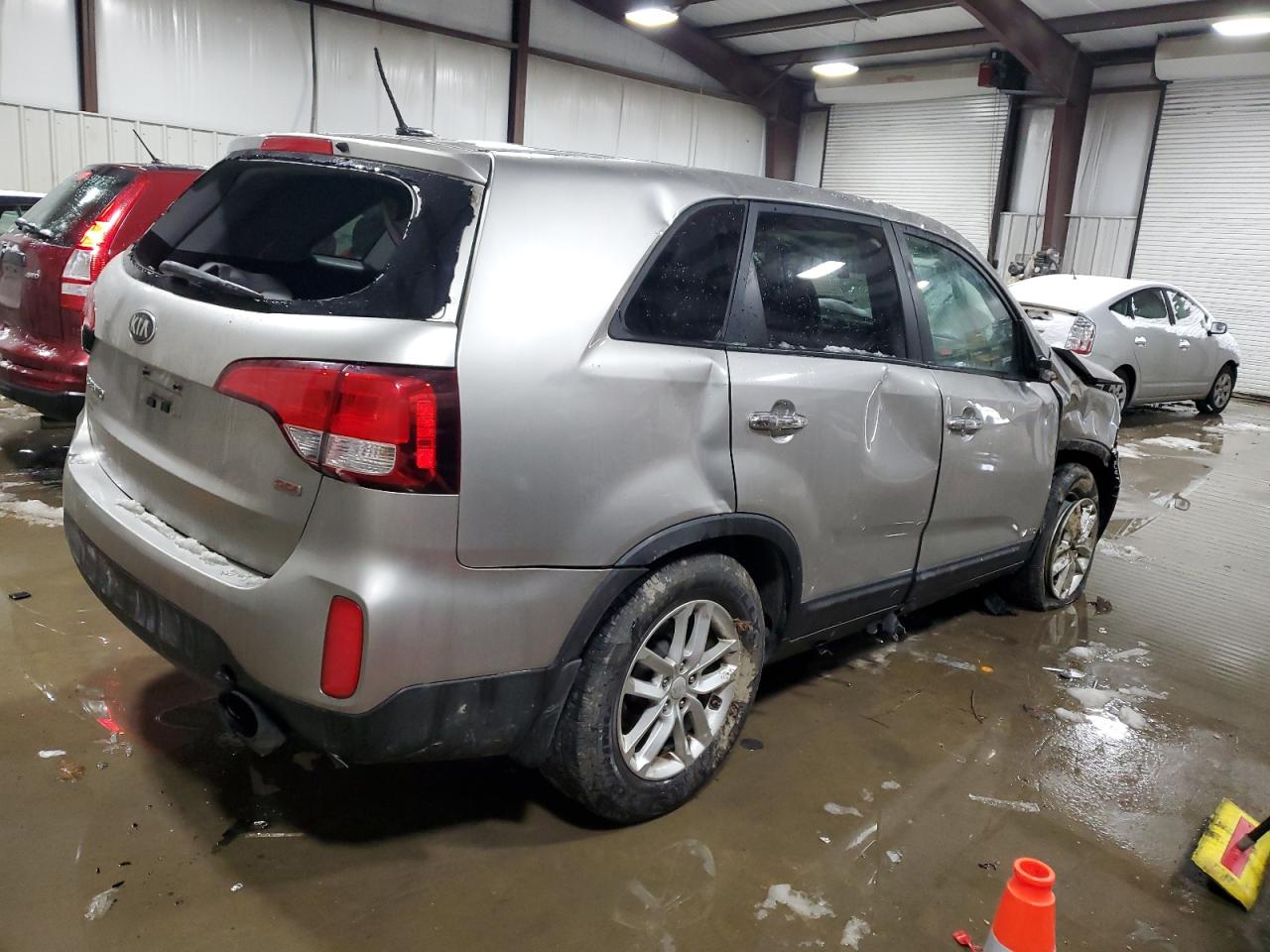 2014 KIA Sorento VIN 5XYKTCA68EG475644 Copart auction photo, all over damage thumbnail 3