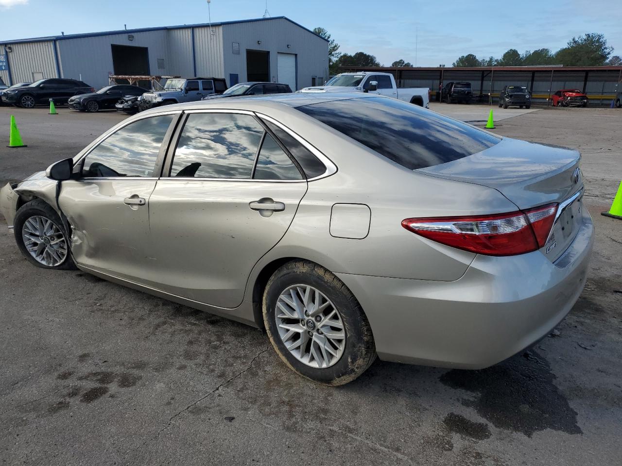 2017 Toyota Camry VIN 4T1BF1FK5HU421914 Copart auction photo, side / front end damage thumbnail 2