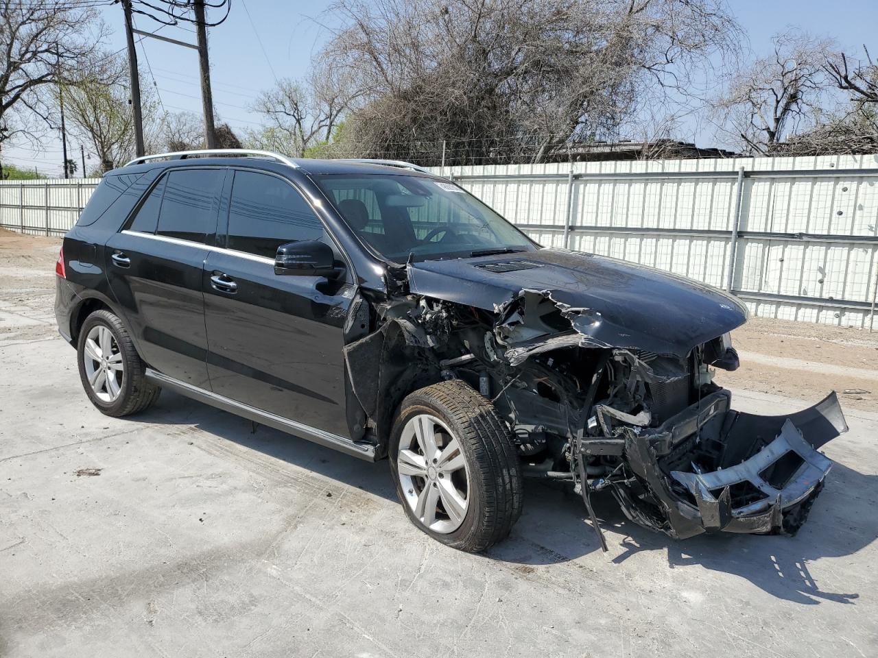 2015 Mercedes-Benz M-klasse VIN 4JGDA5JB2FA576540 Copart auction photo, front end damage thumbnail 4