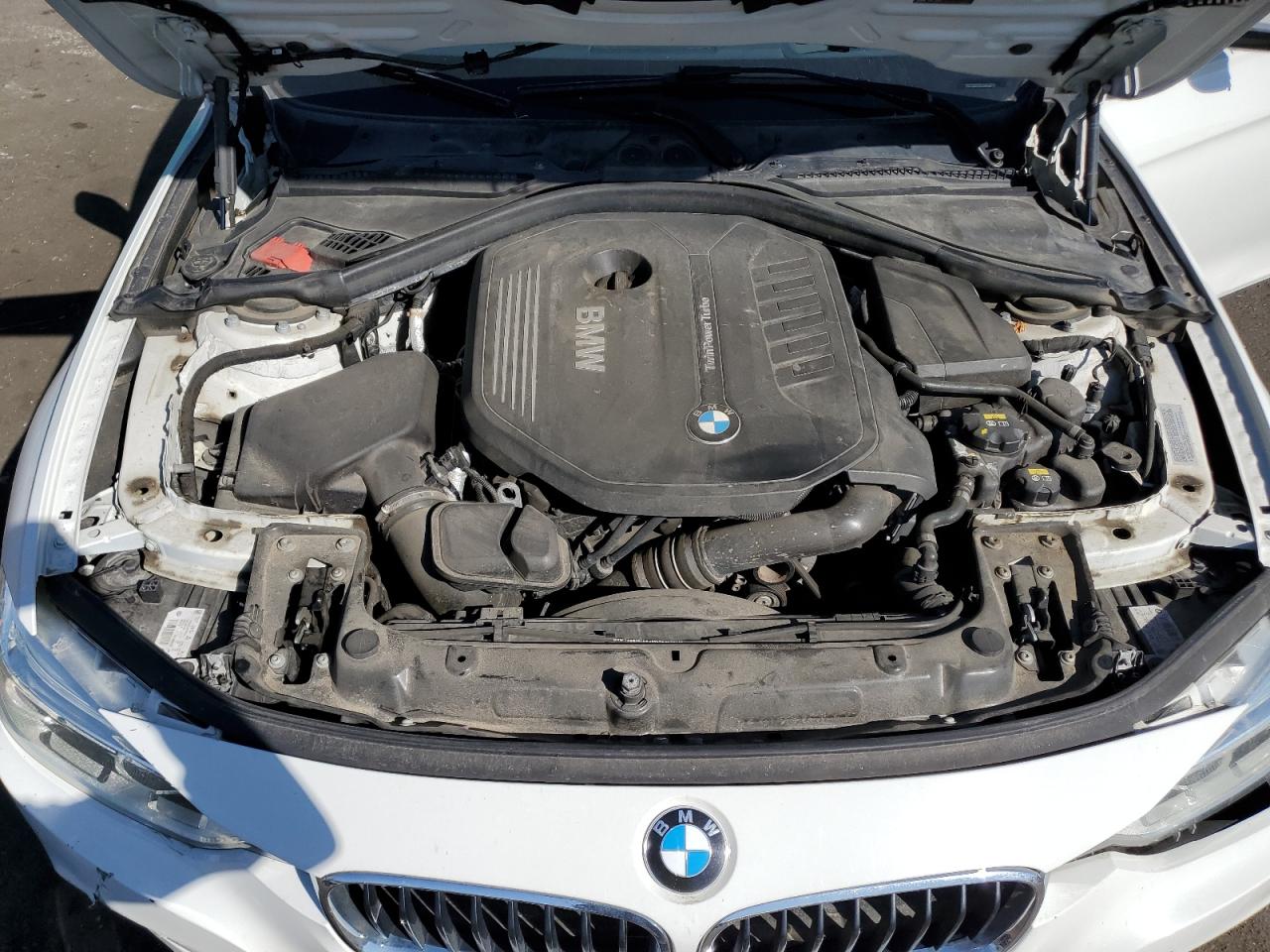 2016 BMW 3er VIN WBA8B7G54GNT70515 Copart auction photo, all over damage thumbnail 11