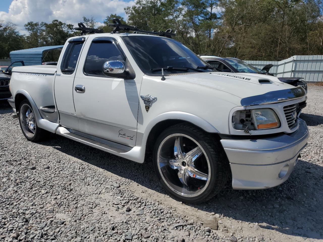 2000 Ford F-150 VIN 1FTRX07L8YKB45886 Copart auction photo, front end damage thumbnail 4