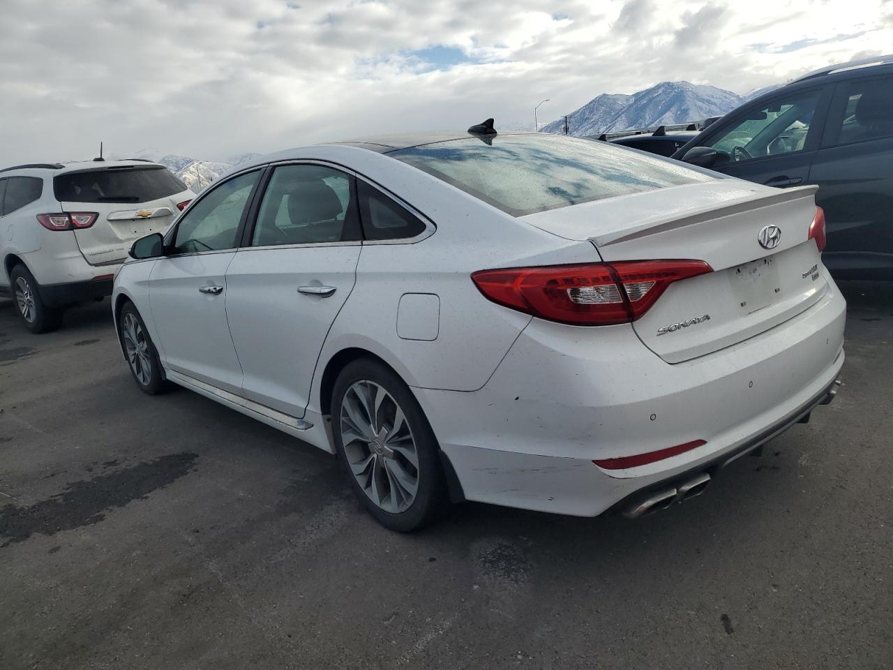 2015 Hyundai Sonata VIN 5NPE34AB8FH134061 Copart auction photo, front end damage thumbnail 2