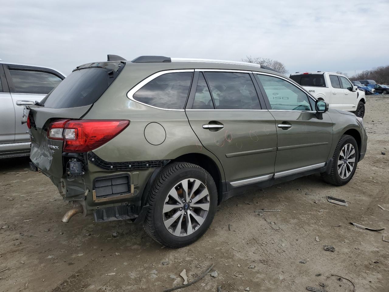 2019 Subaru Outback VIN 4S4BSETC8K3217444 Copart auction photo, rear end / minor dent/scratches damage thumbnail 3