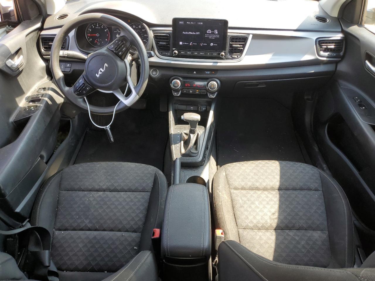 2022 KIA Rio VIN 3KPA24AD8NE505872 Copart auction photo, side / all over damage thumbnail 8