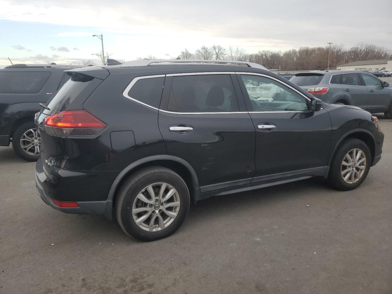 2019 Nissan Rogue VIN KNMAT2MV8KP556791 Copart auction photo, side damage thumbnail 3
