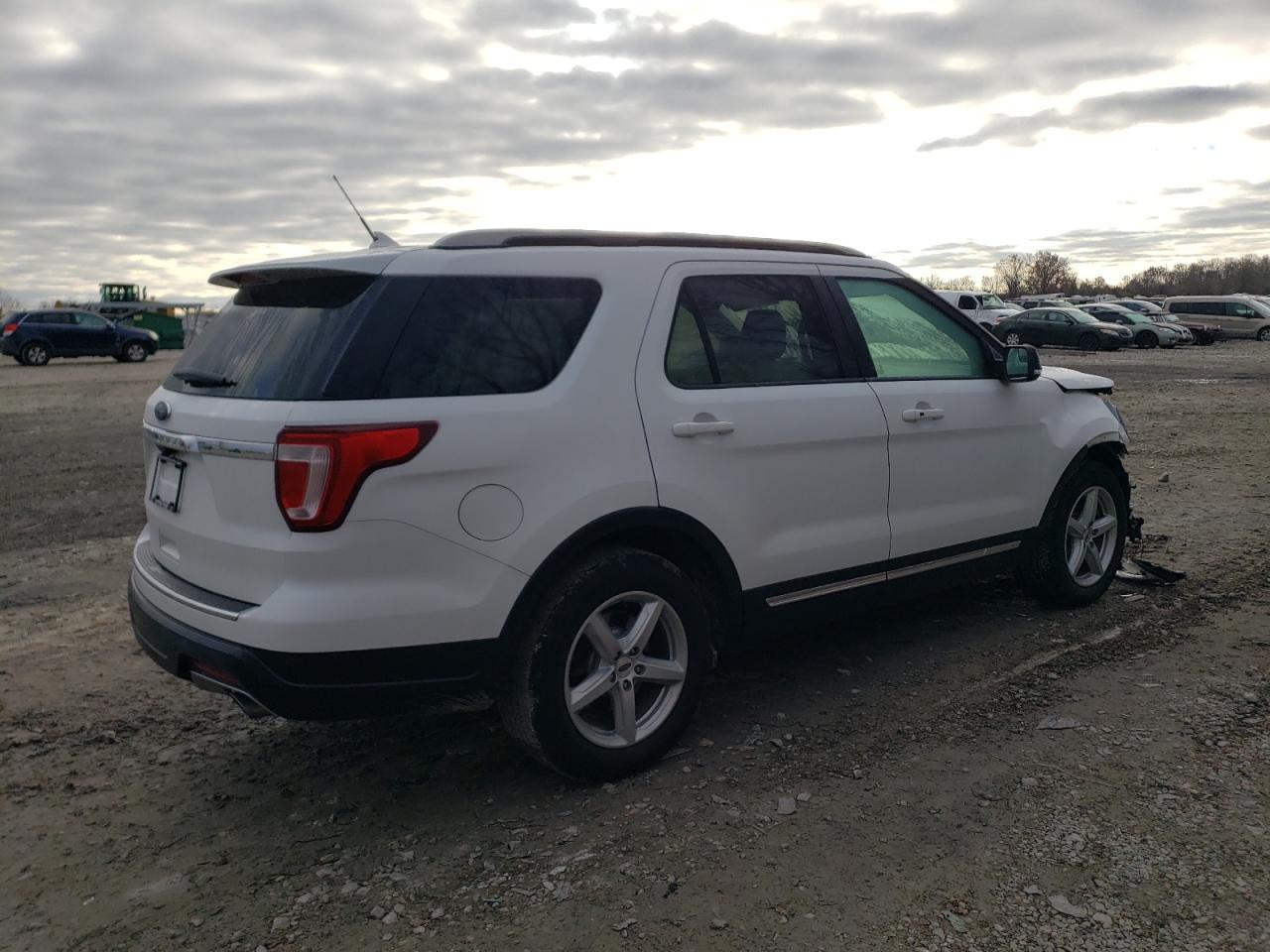 2018 Ford Explorer VIN 1FM5K7D81JGA58745 Copart auction photo, side / minor dent/scratches damage thumbnail 3