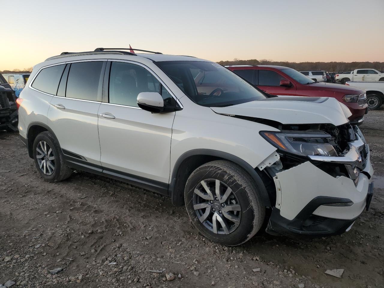2019 Honda Pilot VIN 5FNYF6H58KB040304 Copart auction photo, all over / front end damage thumbnail 4