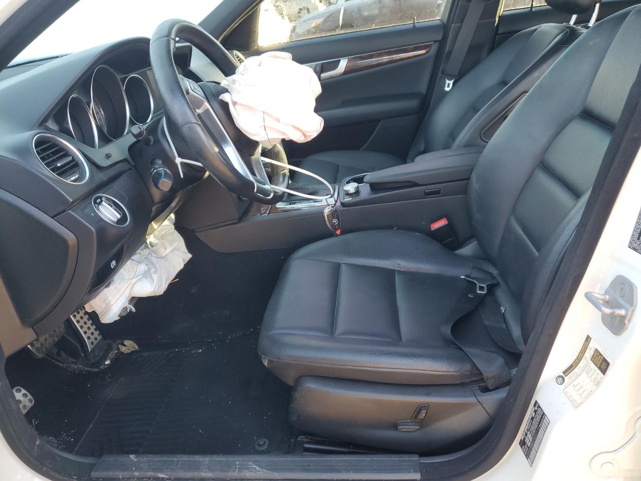 2012 Mercedes-Benz C-klasse VIN WDDGF8BB5CR207113 Copart auction photo, front end damage thumbnail 7