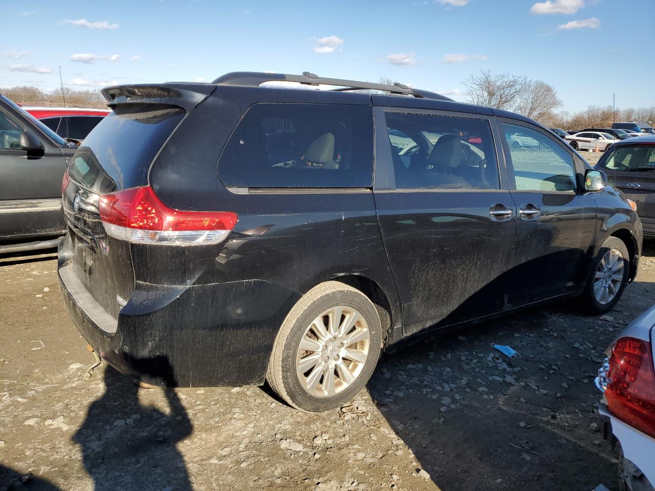 2013 Toyota Sienna VIN 5TDDK3DC2DS061421 Copart auction photo, mechanical damage thumbnail 3