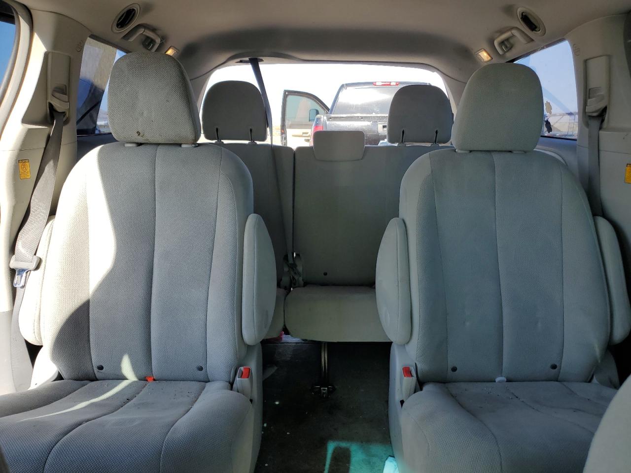 2011 Toyota Sienna VIN 5TDKA3DC6BS006574 Copart auction photo, front end damage thumbnail 10