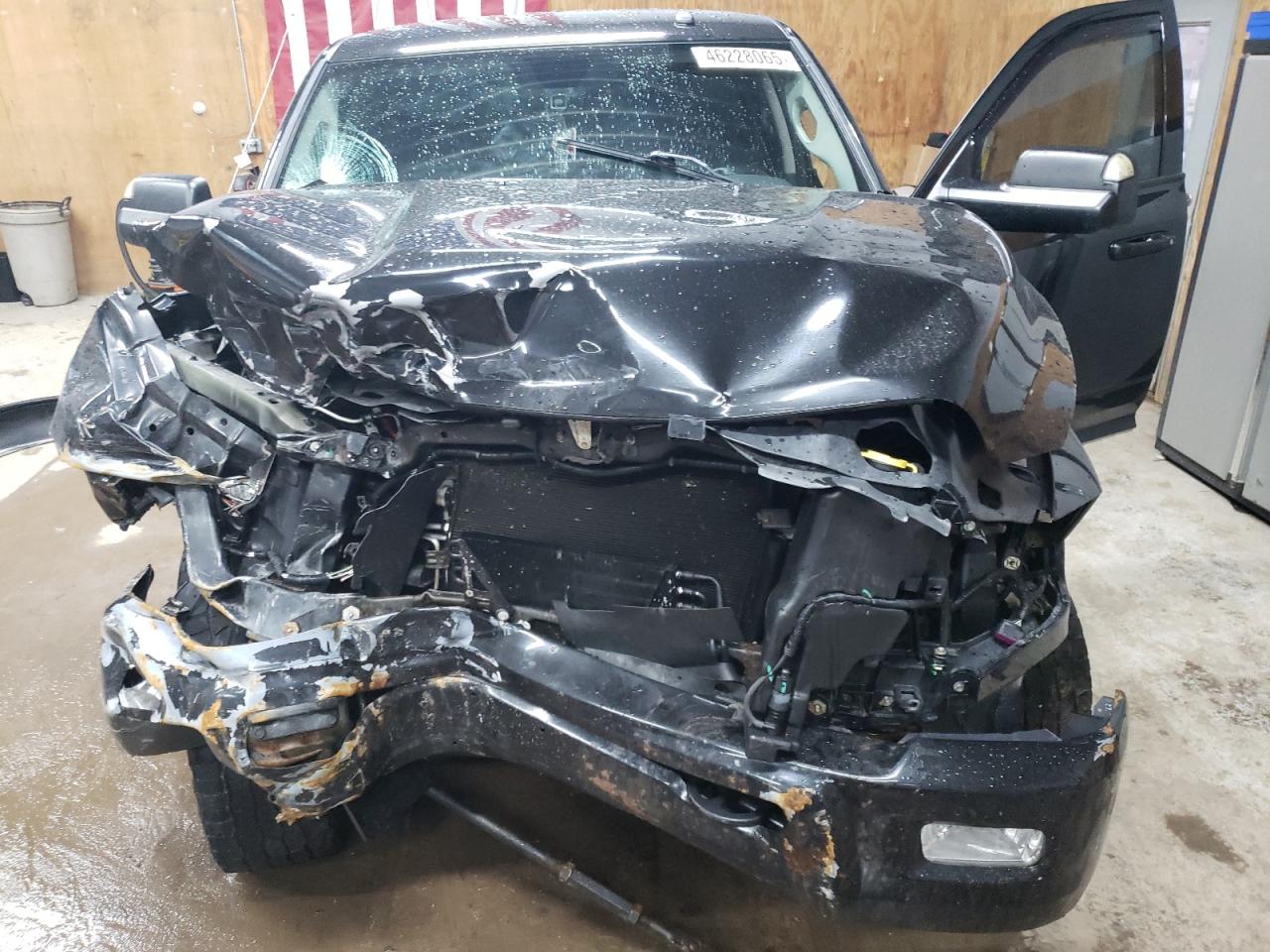 2015 RAM 2500 VIN 3C6UR5FJ1FG628505 Copart auction photo, front end / minor dent/scratches damage thumbnail 11