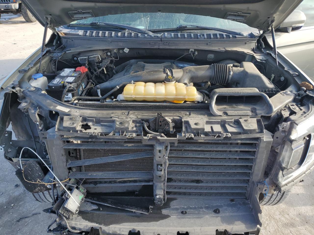 2019 Ford Expedition VIN 1FMJK1KT0KEA75469 Copart auction photo, rear end / front end damage thumbnail 14