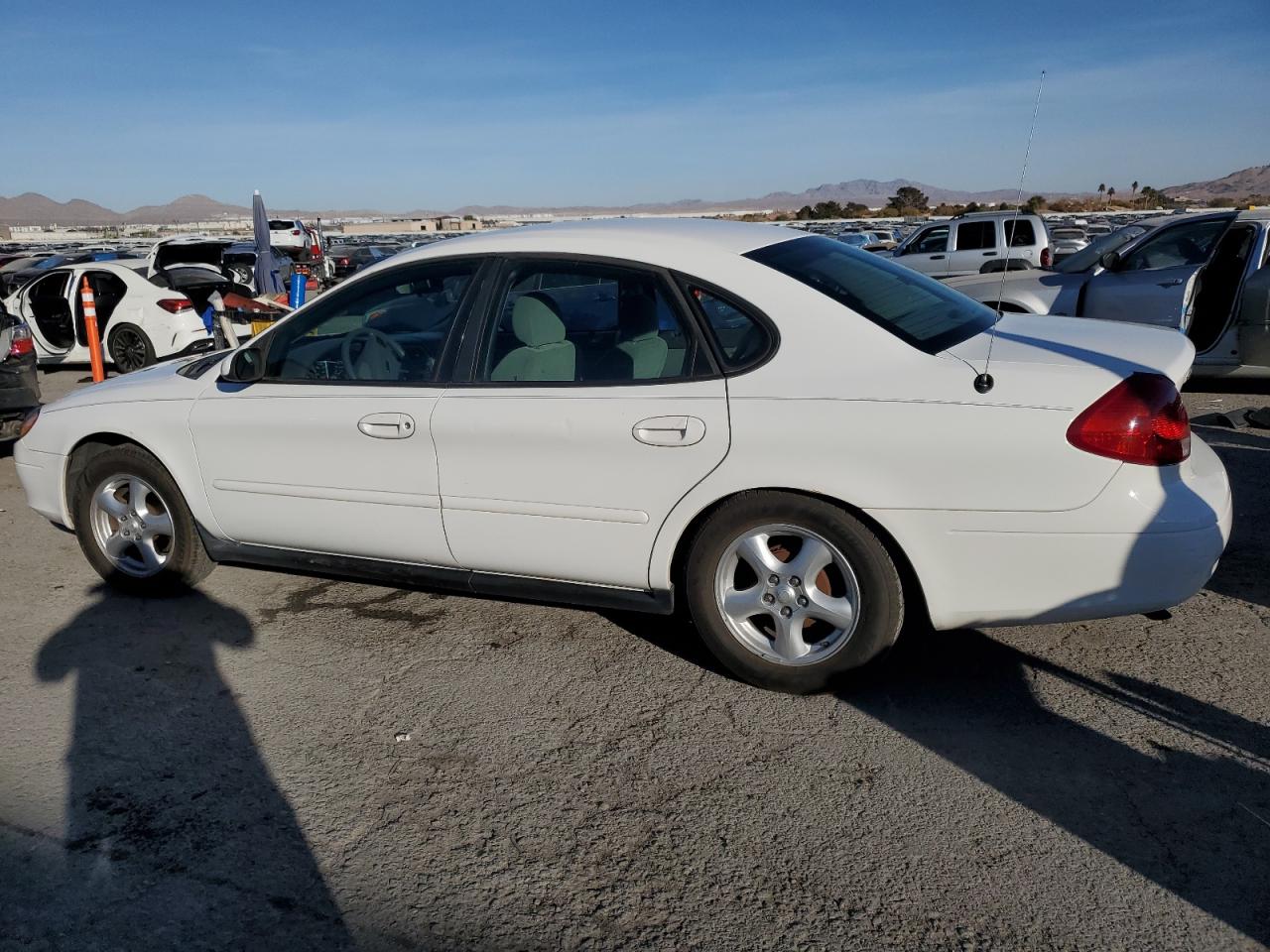 2003 Ford Taurus VIN 1FAFP55223A189509 Copart auction photo, front end damage thumbnail 2