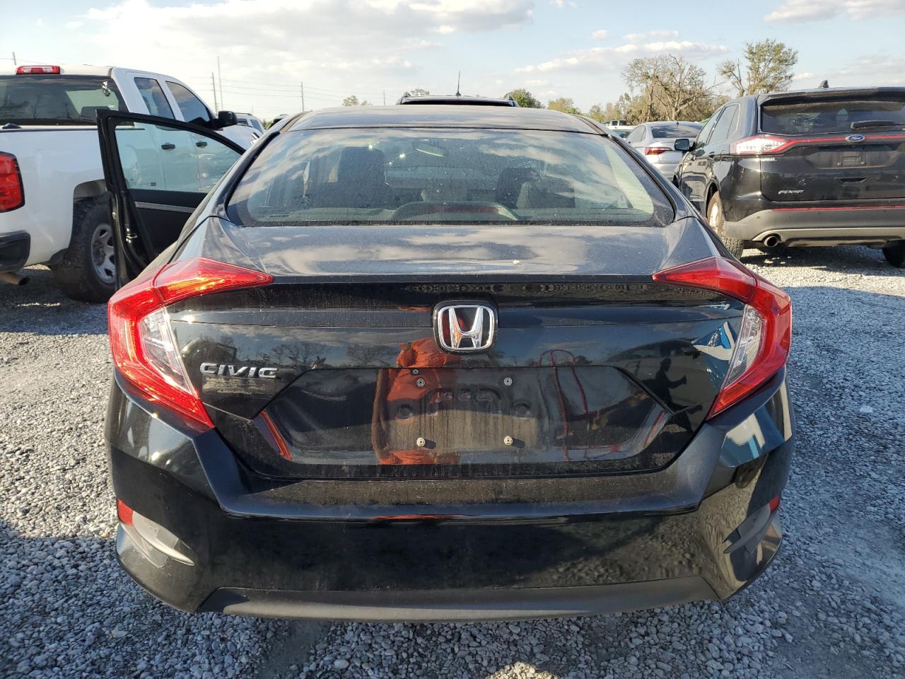 2017 Honda Civic VIN 19XFC2F5XHE045255 Copart auction photo, front end damage thumbnail 6