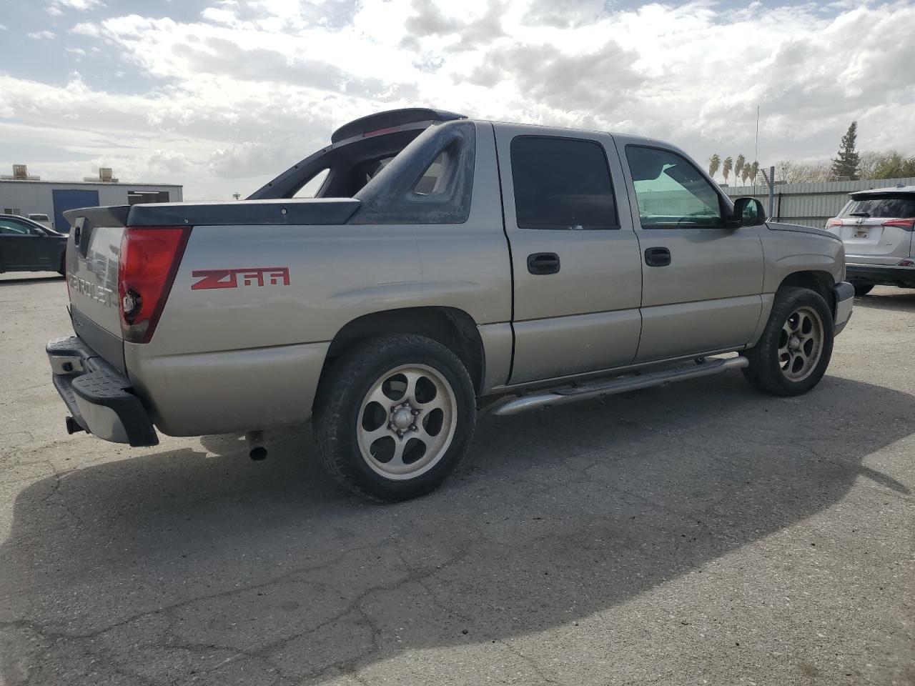2003 Chevrolet Avalanche VIN 3GNEC13T53G298965 Copart auction photo, vandalism / minor dent/scratches damage thumbnail 3