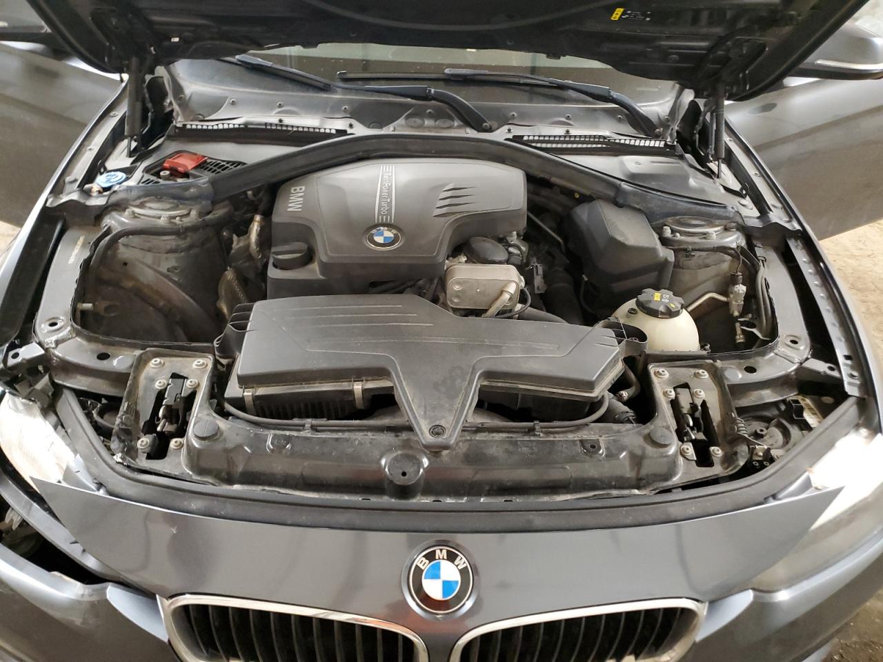 2017 BMW 3er VIN WBA8E5G3XHNU44516 Copart auction photo, front end damage thumbnail 11