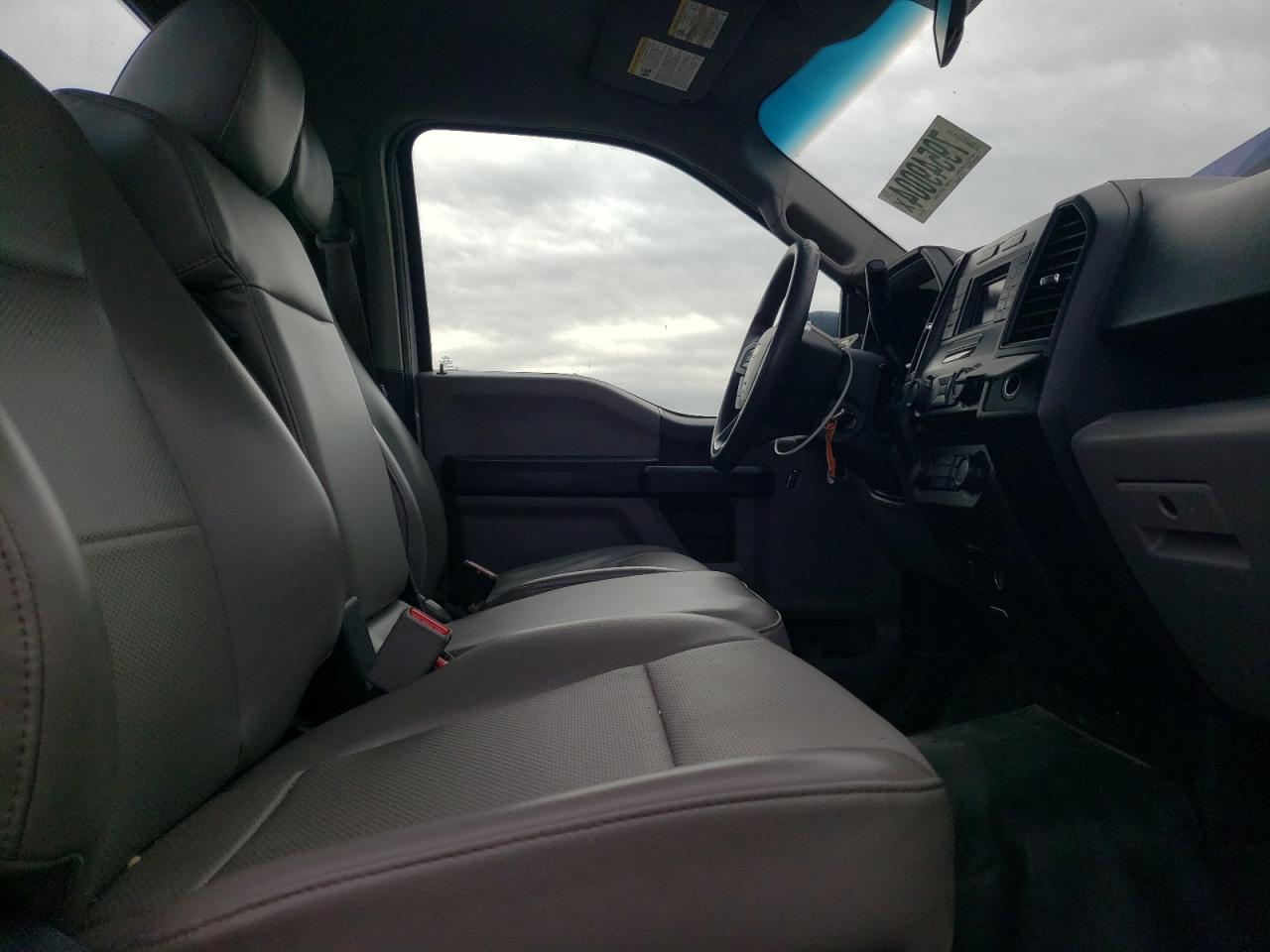 2016 Ford F-150 VIN 1FTMF1C83GKD16739 Copart auction photo, rear end / minor dent/scratches damage thumbnail 10