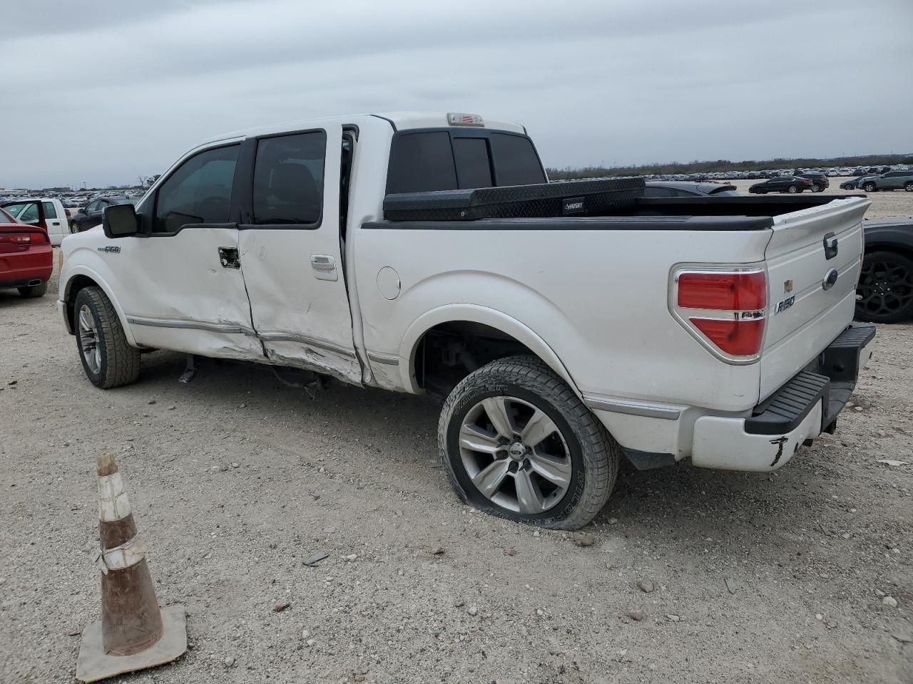 2010 Ford F-150 VIN 1FTFW1CV8AFB04904 Copart auction photo, side / minor dent/scratches damage thumbnail 2