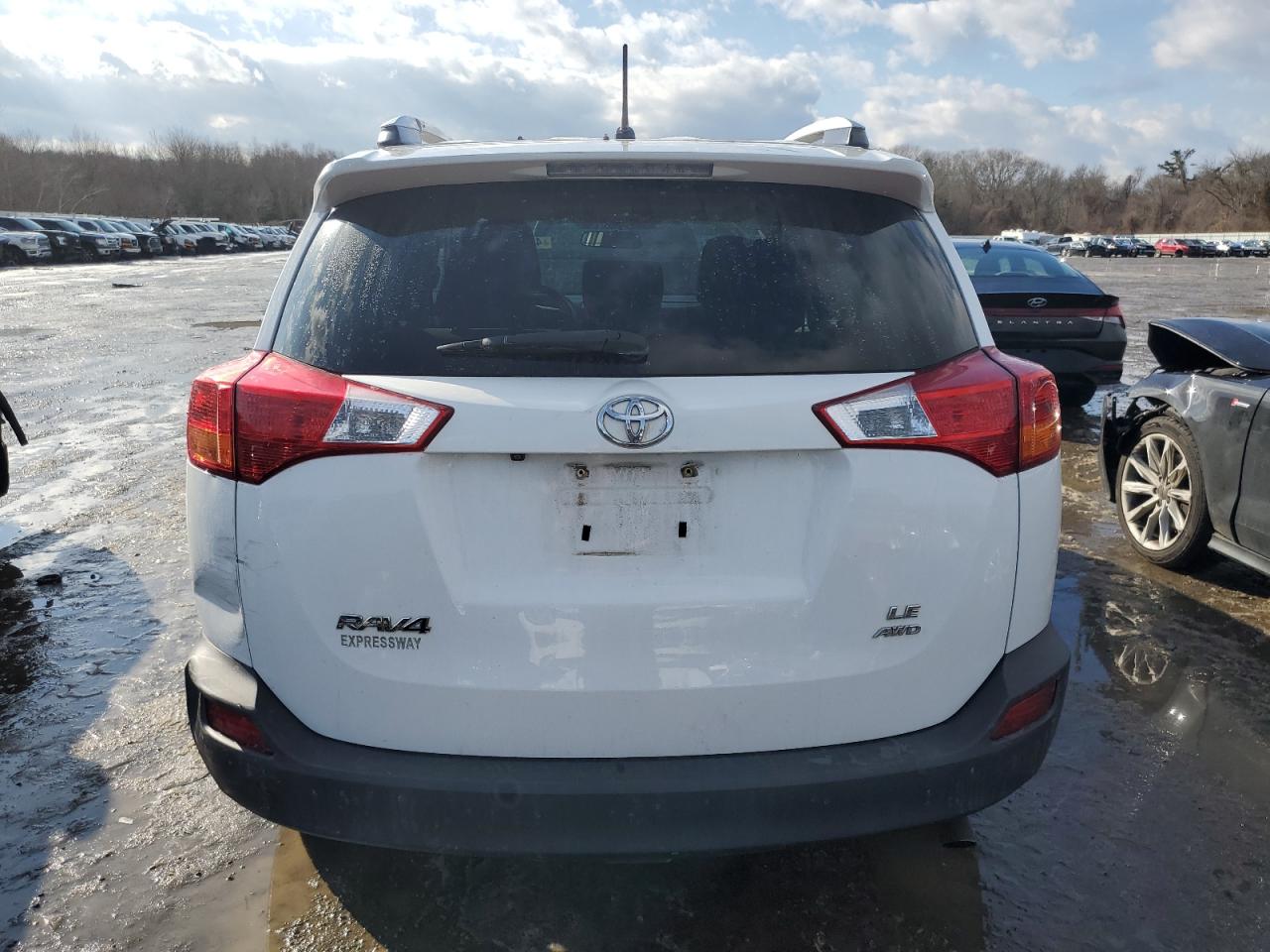 2015 Toyota RAV 4 VIN 2T3BFREVXFW308801 Copart auction photo, front end / minor dent/scratches damage thumbnail 6