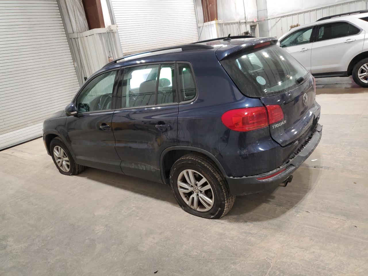 2016 Volkswagen Tiguan VIN WVGBV7AX5GW589614 Copart auction photo, rear end damage thumbnail 2