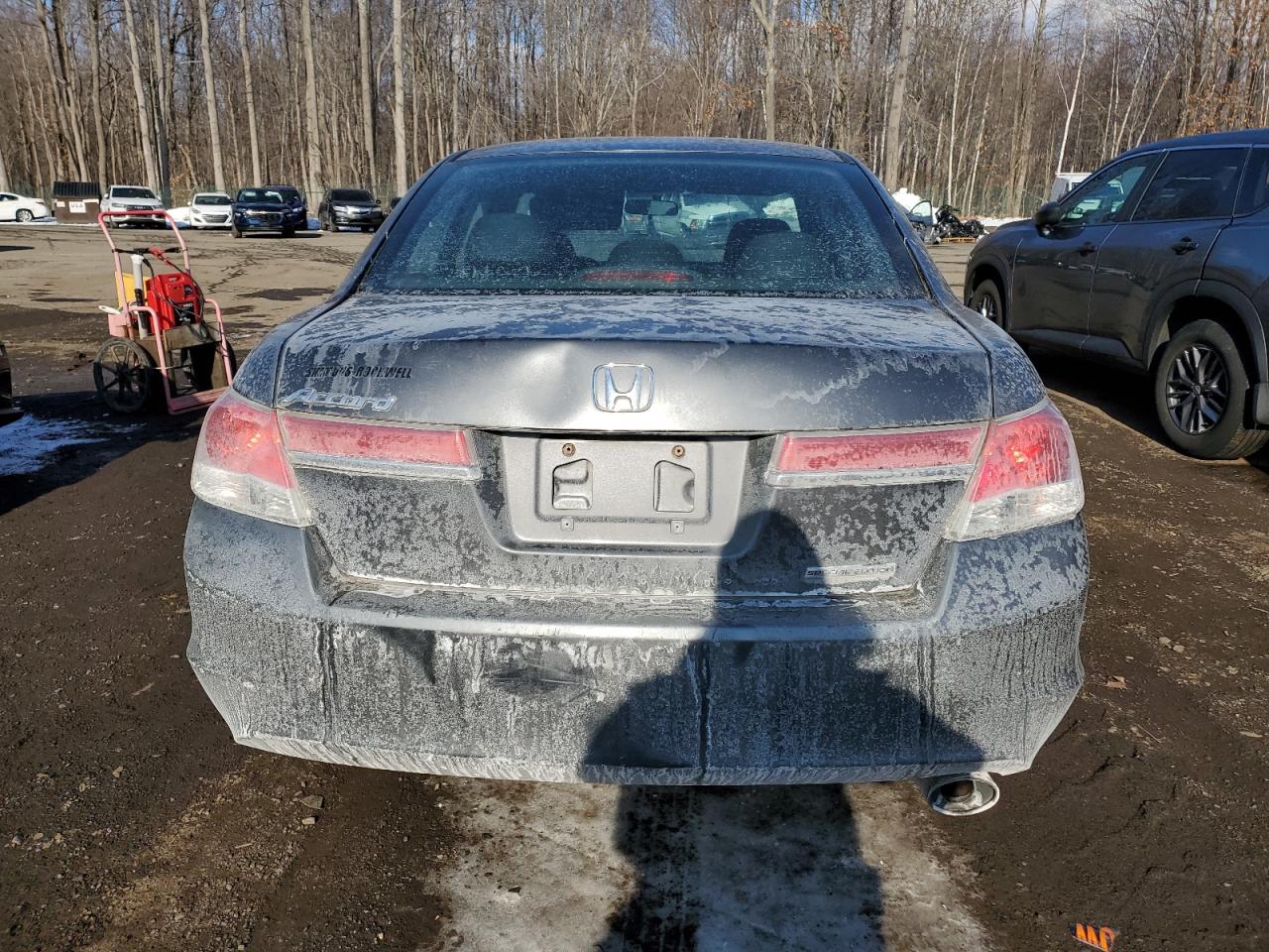 2011 Honda Accord VIN 1HGCP2F68BA040924 Copart auction photo, front end / minor dent/scratches damage thumbnail 6