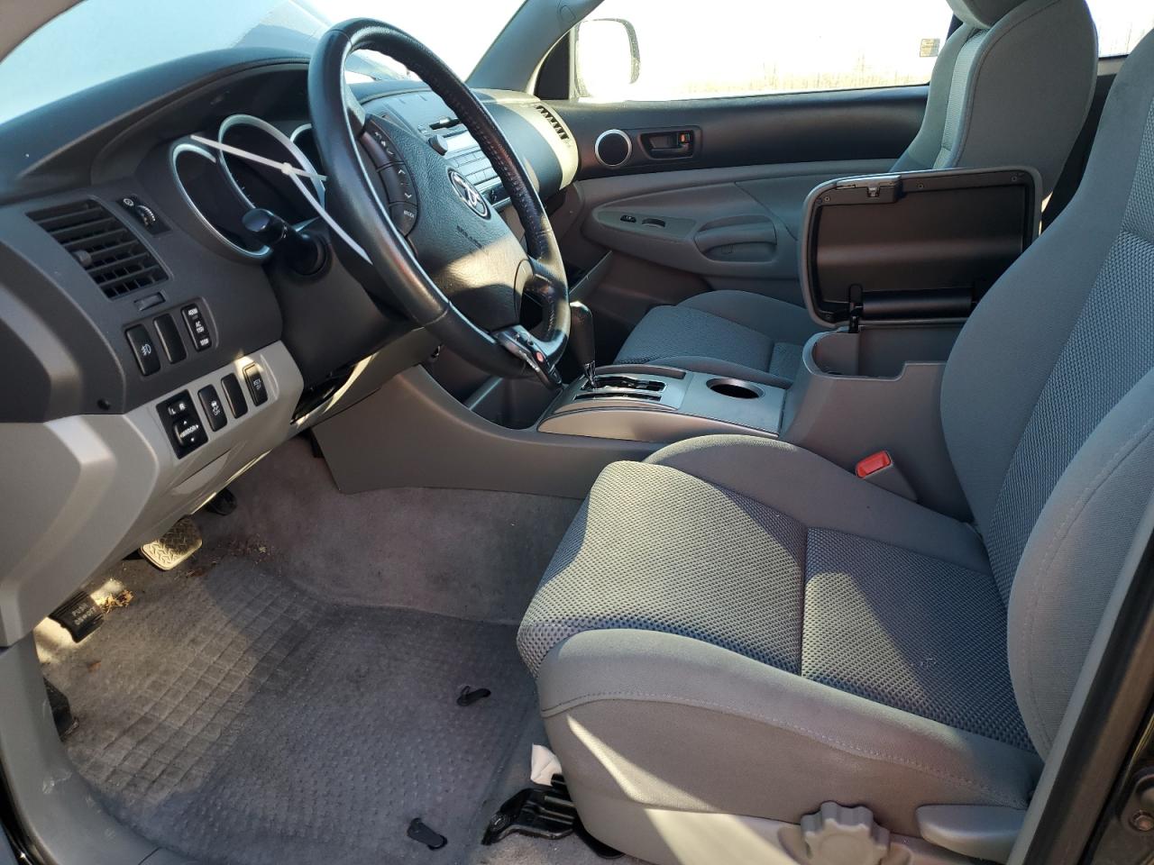 2010 Toyota Tacoma VIN 5TEUU4EN2AZ747019 Copart auction photo, front end damage thumbnail 7