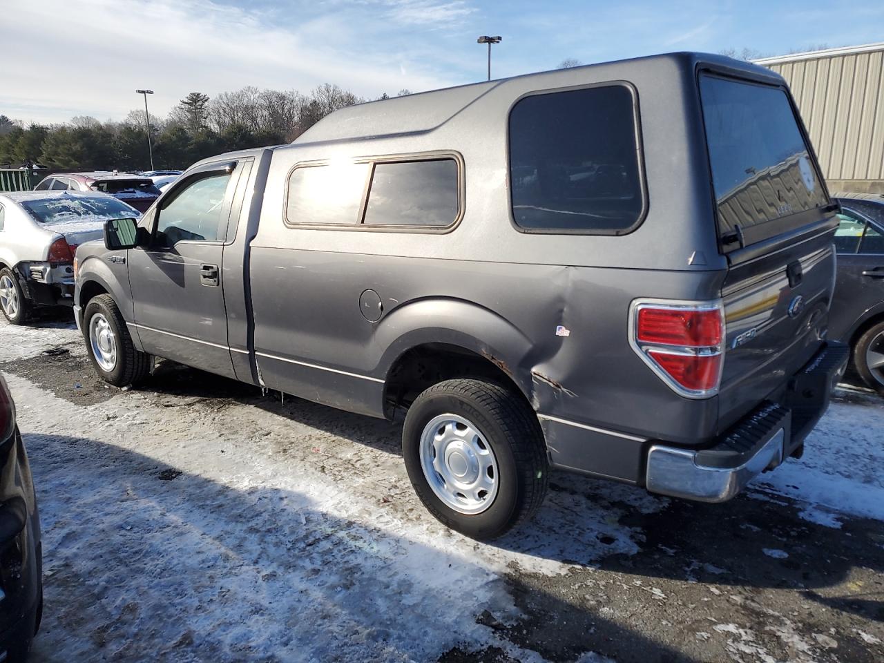 2013 Ford F-150 VIN 1FTMF1CM4DKF75538 Copart auction photo, side / minor dent/scratches damage thumbnail 2