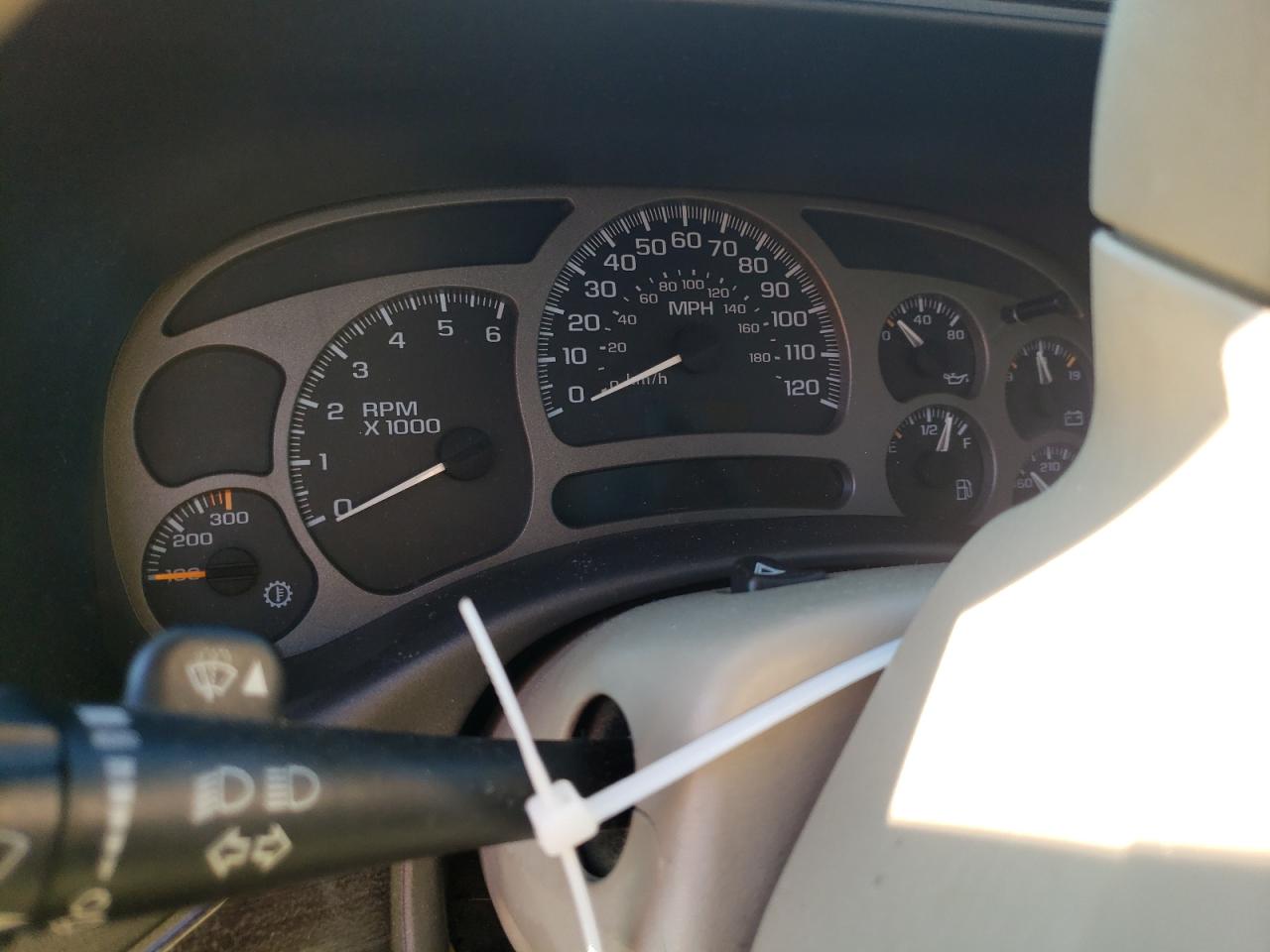 2004 GMC Sierra VIN 2GTFK69UX41354728 Copart auction photo, front end / minor dent/scratches damage thumbnail 9