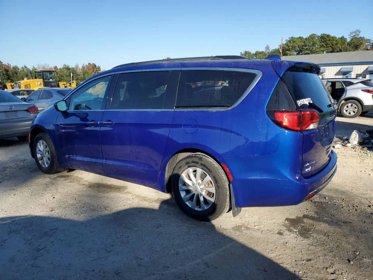 2018 Chrysler Pacifica VIN 2C4RC1FG9JR260638 Copart auction photo, side damage thumbnail 2
