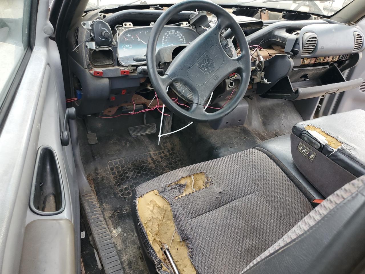 1998 Dodge RAM VIN 1B7HC16Y5WS705743 Copart auction photo, front end damage thumbnail 8