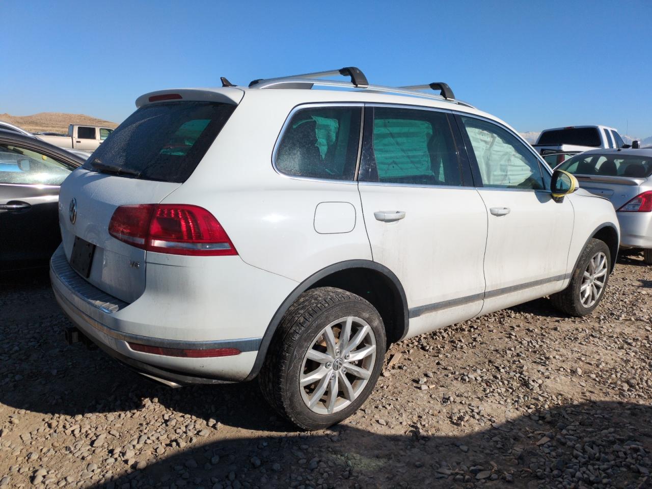 2015 Volkswagen Touareg VIN WVGEF9BPXFD004833 Copart auction photo, side damage thumbnail 3