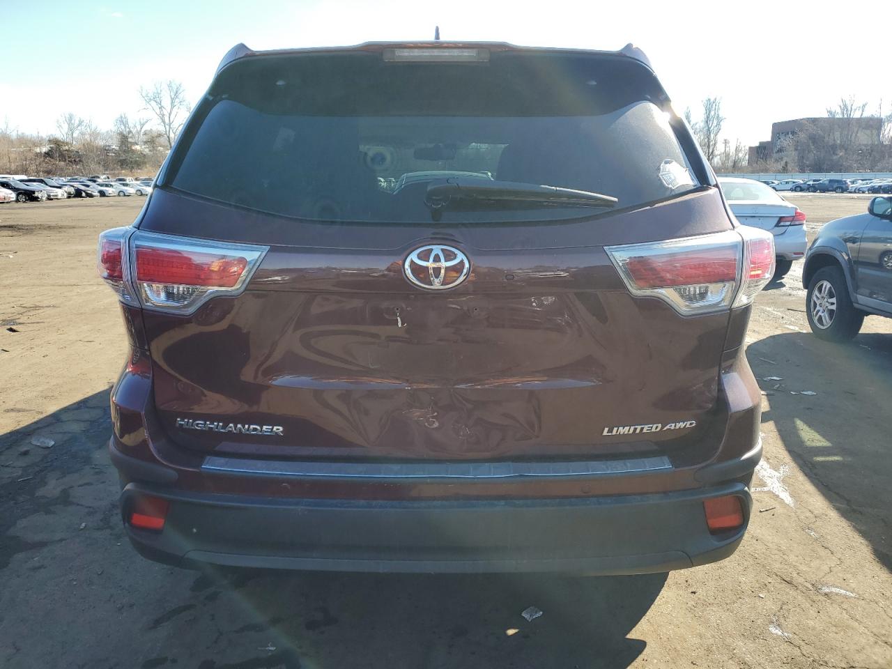 2015 Toyota Highlander VIN 5TDDKRFH7FS213482 Copart auction photo, front end damage thumbnail 6