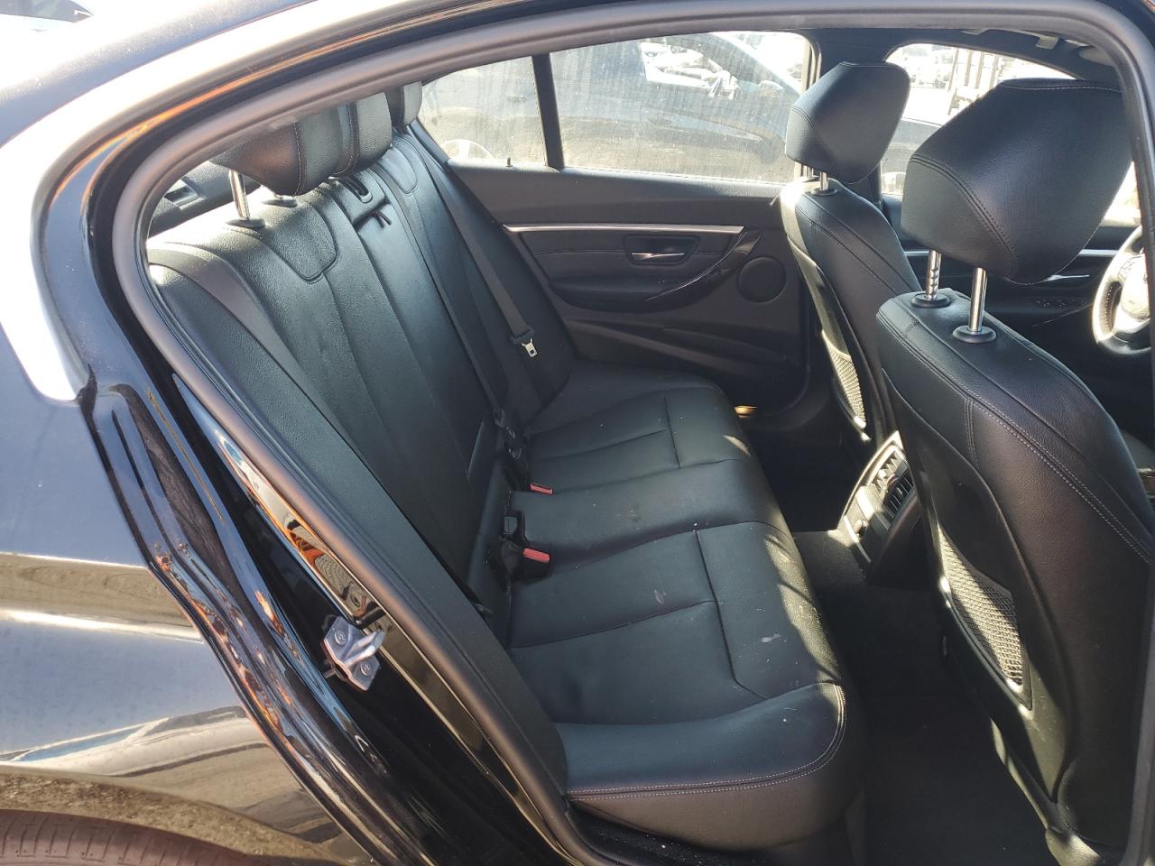 2018 BMW 3er VIN WBA8E1C55JA758443 Copart auction photo, burn damage thumbnail 10
