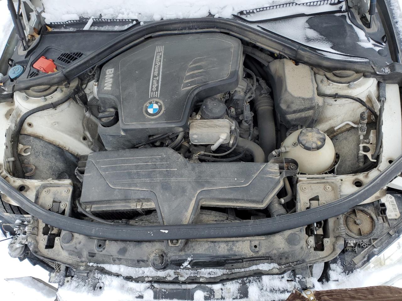 2016 BMW 3er VIN WBA8A3C50GK690806 Copart auction photo, front end / minor dent/scratches damage thumbnail 11